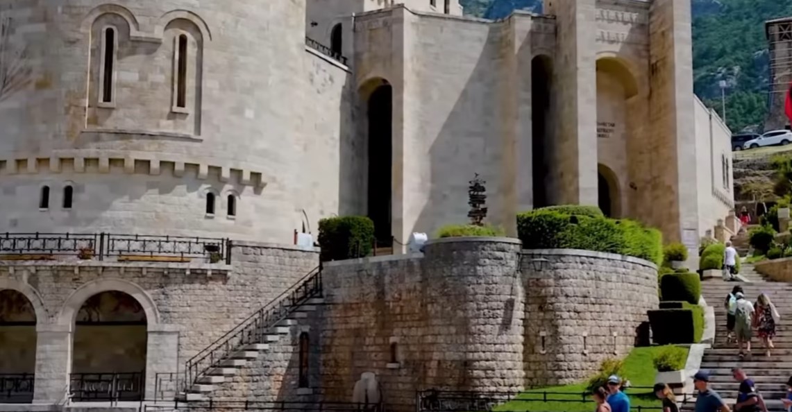 Ministri Gonxhja: Biletat e muzeve, kalave dhe parqeve arkeologjike tashmë blihen online në e-Albania