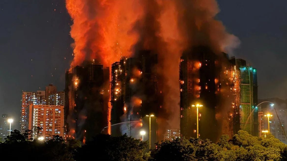 Përfshihet nga flakët gradaçela në Hong Kong, të paktën 13 persona humbin jetën