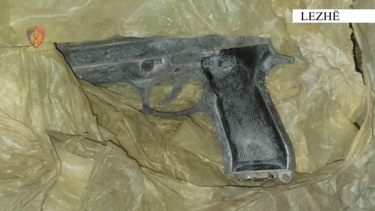 Ushtronte dhunë ndaj bashkëshortes, arrestohet 49-vjeçari