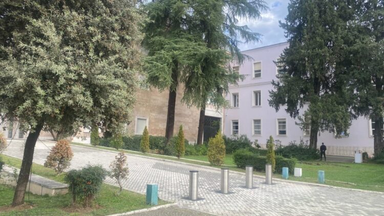 Protesta e opozitës/ Blindohet Kryeministria, polica zbulon rrugët që do të bllokohen