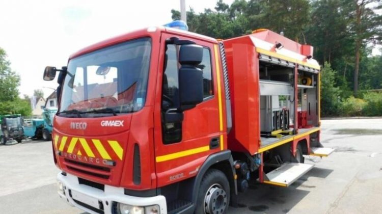 Përfshihet nga zjarri banesa 