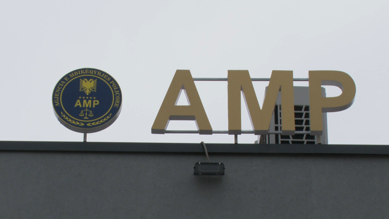 Ndërhyri në sistemin e gjobave në favor të personave të tjerë, AMP pezullon nga detyra efektivin 