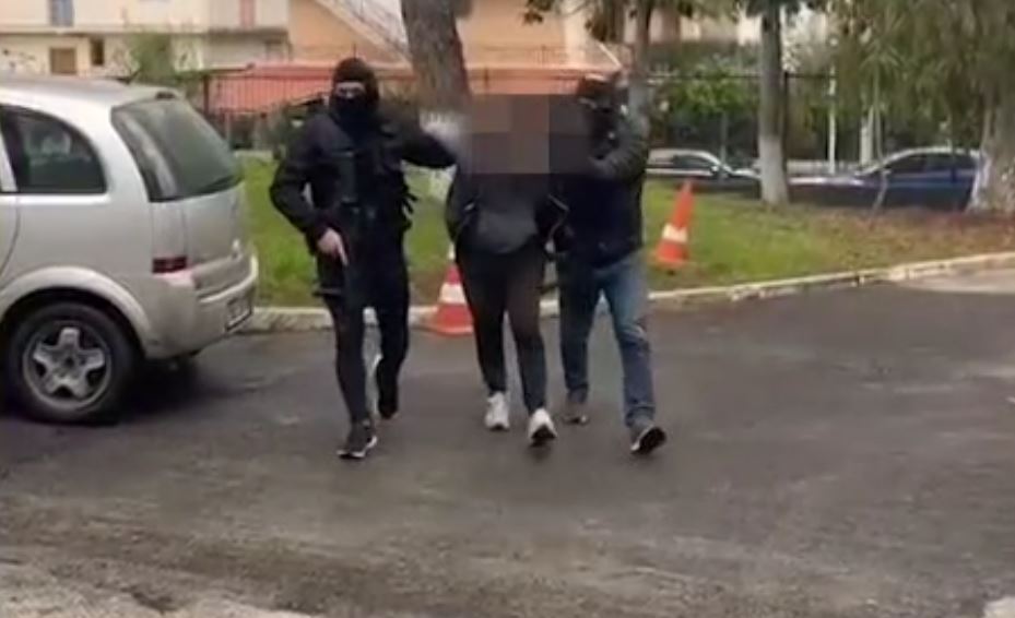 I akuzuar si pjesë e një grupi kriminal, arrestohet 43-vjeçari me dy identitete! 