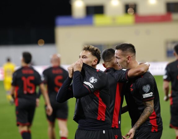 Shqipëria në “play-off”, kuqezinjtë me “laps e letër”, njihuni me rivalët e mundshëm