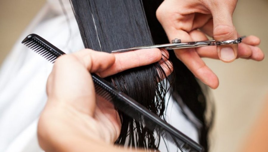 Sa herë në vit duhet t’i prisni flokët?