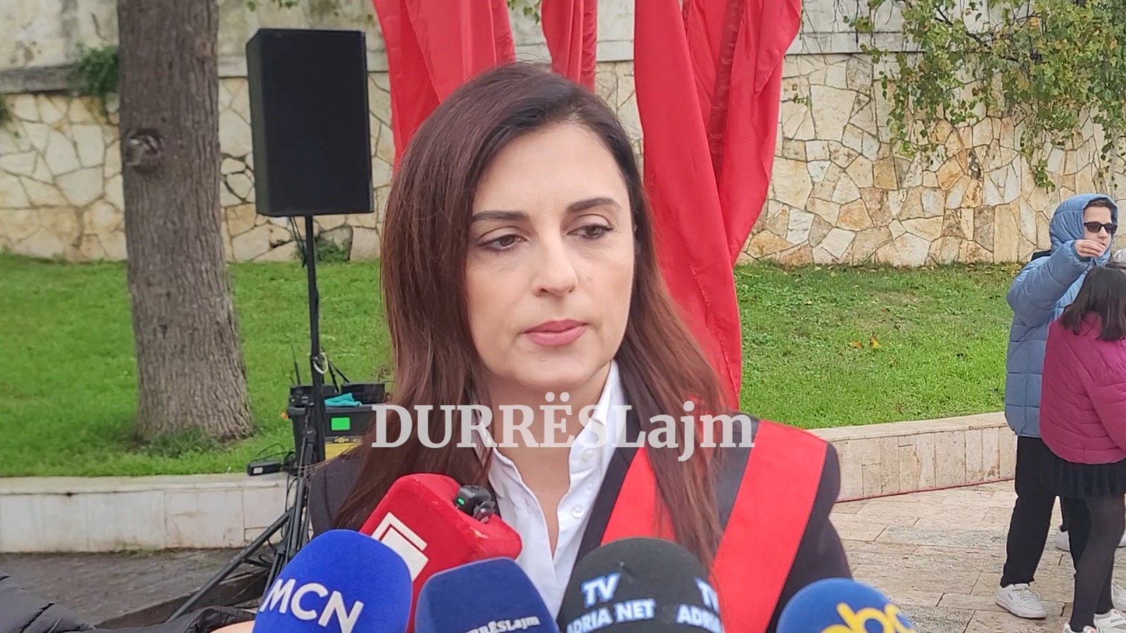 Tërmeti/ Sako: Kemi shpërndarë 200 çelësa apartamentesh të reja, për gjimnazin &#8220;Gjergj Kastrioti&#8221; kemi ngritur grup pune (VIDEO)