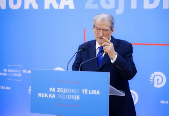 Takimi 7-orësh në Kryeministri/ Berisha: Lubi Balluku kërkoi shtyrjen e vendimit me 72 orë, nuk iu pranua