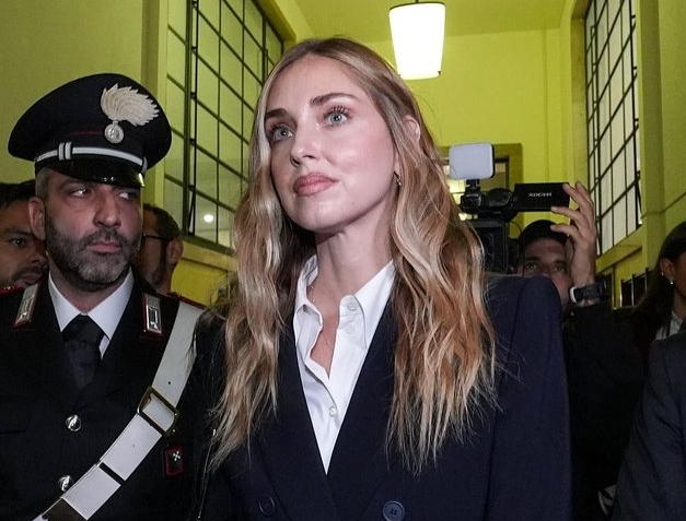 Pandoro-gate/ Prokuroria italiane kërkon 1 vit e 8 muaj burg për Chiara Ferragni