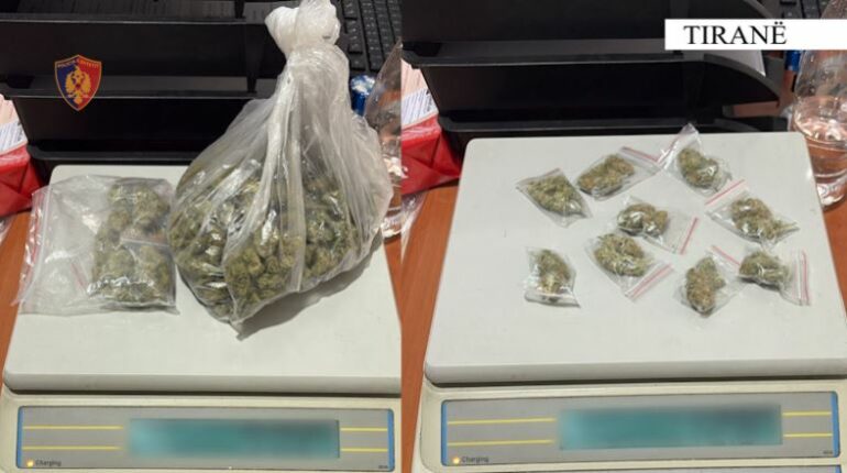 U kap ‘mat’ duke i shitur kanabis një të mituri, arrestohet 53-vjeçari