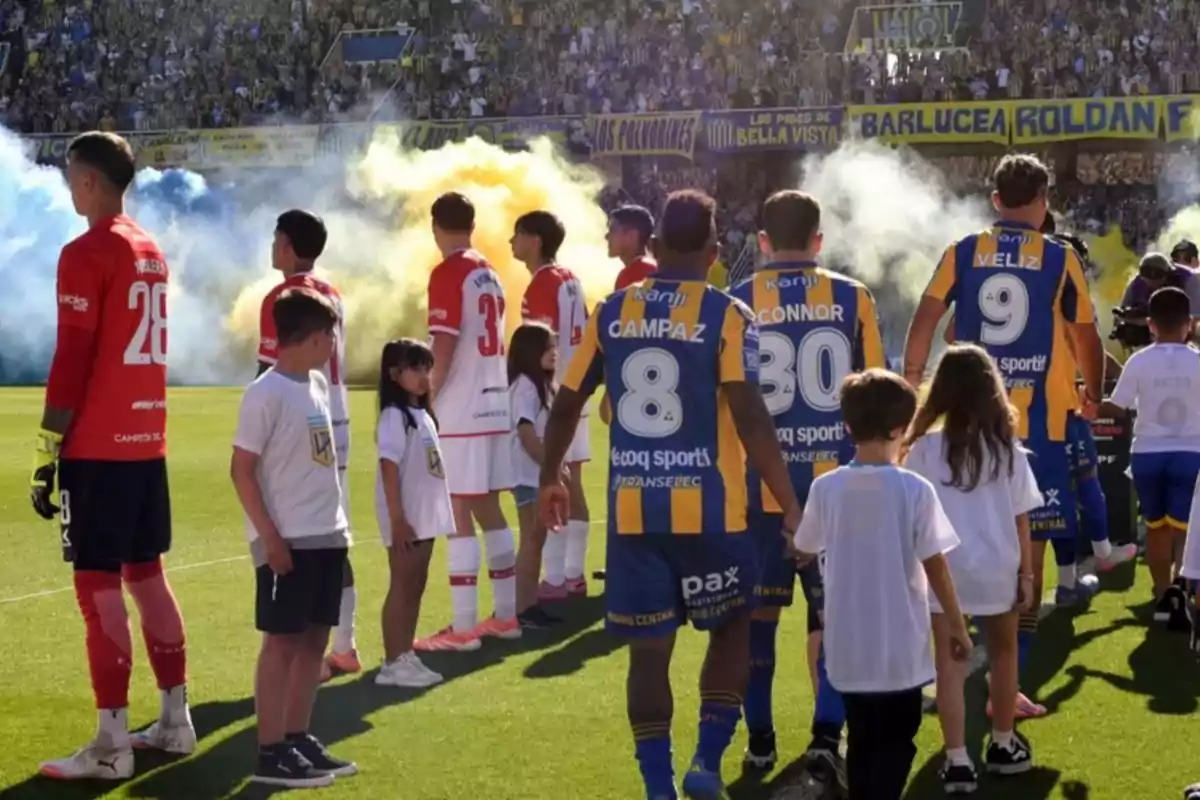 E paprecedentë, shfaqje e turpshme në Argjentinë, lojtarët e Rosarios i kthejnë kurrizin kundërshtarëve