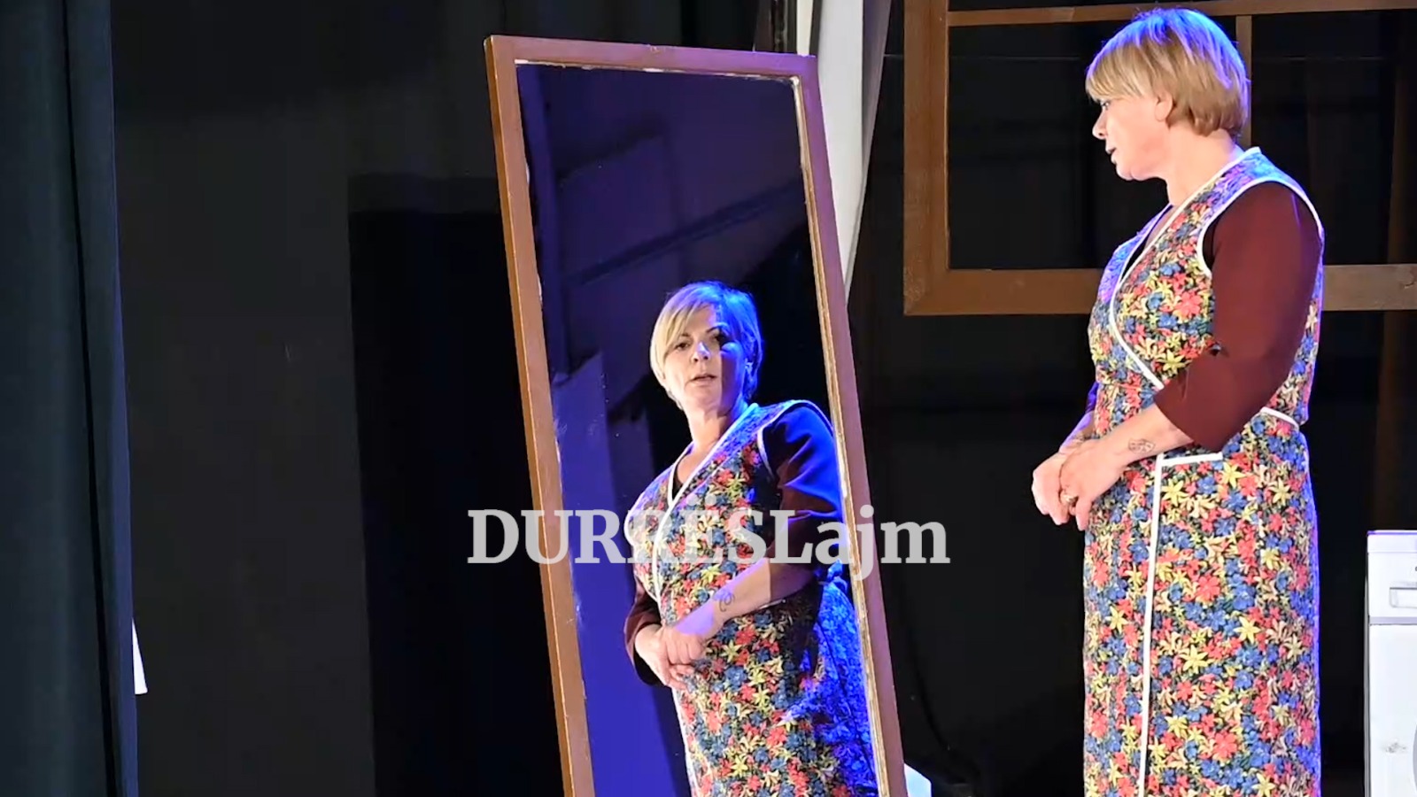 Pritja merr fund të hënën! Drama &#8220;Gruaja me sirtarë&#8221; vjen premierë në Durrës (VIDEO)