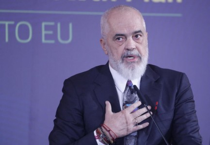 E paralajmëroi Rama, Kryeministria dërgon në Gjykatë Kushtetuese vendimin e GJKKO që pezulloi Ballukun nga detyra