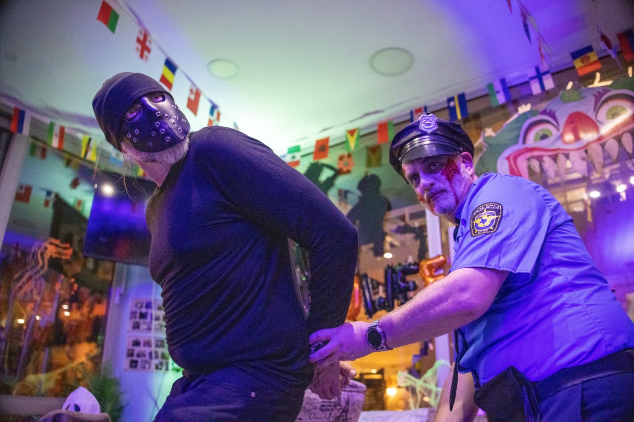 FOTOLAJM/ Durrësi në atmosferë feste për Halloween