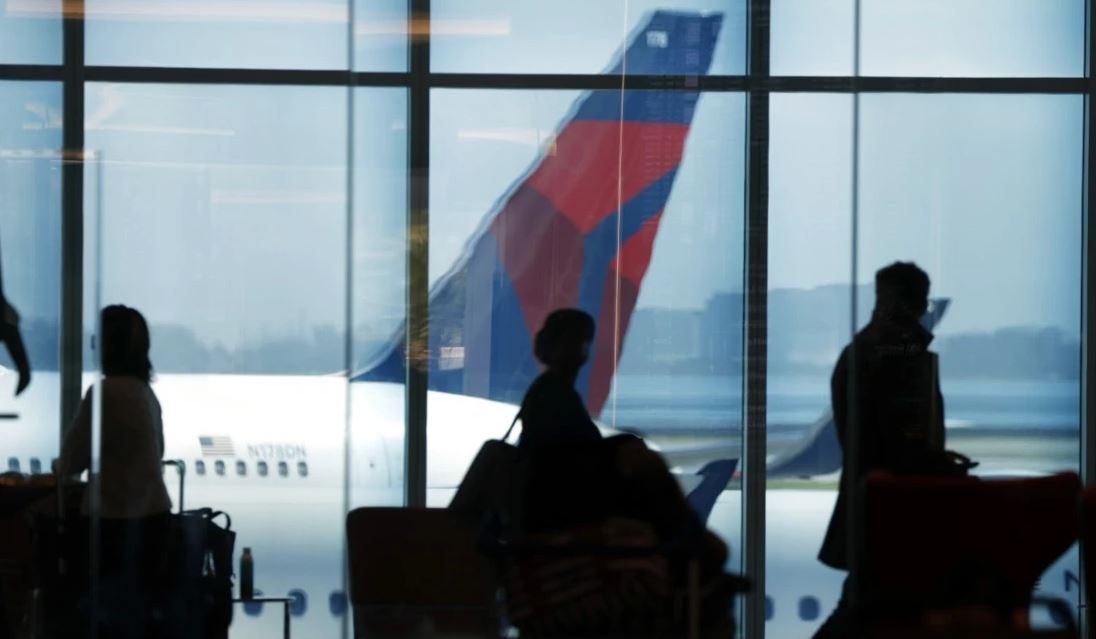 Ndërprerje e paparë në aeroportet amerikane! Mbi 1000 fluturime të anuluara dhe mijëra të vonuara për shkak të mbylljes së qeverisë