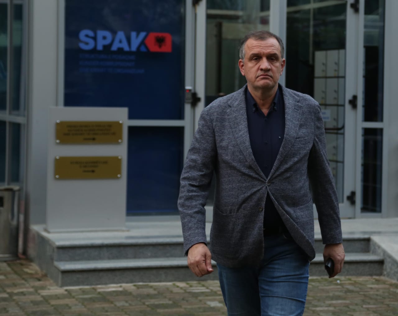 Ish-ministri Ilir Beqaj kërkon ndryshimin e masës së sigurisë, Kushtetuesja cakton datën dhe orën e seancës