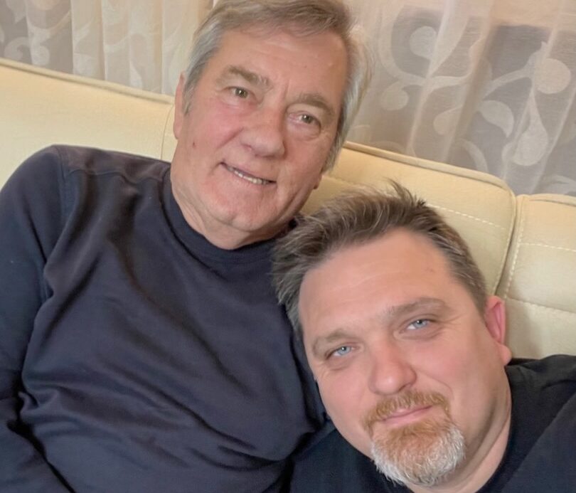 Dy vite nga ndarja nga jeta e Zef Dedës, Juli i kushton fjalët e ndjera të atit: Heroi im…Gjithmonë do jesh më i miri