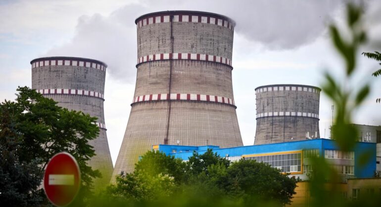 Sulmet ndaj nënstacioneve elektrike, Kievi akuzon Rusinë për “terrorizëm bërthamor”