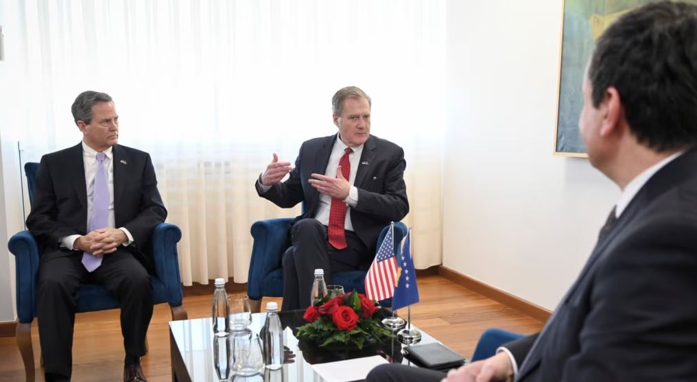 Dy kongresmenët amerikanë vizitojnë Kosovën, takime të ndara me Kurtin dhe Osmanin! Tema kryesore, bashkëpunimi Kosovë-SHBA