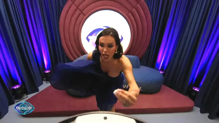 Probleme me diabetin, klipi ku Linda Rei shfaqet në gjendje të rënduar