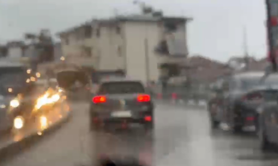 Shqipëria përfshihet nga moti i keq, ministria e Mbrojtjes: Përmbytje dhe ndërprerje të energjisë elektrike! Ja zonat më problematike