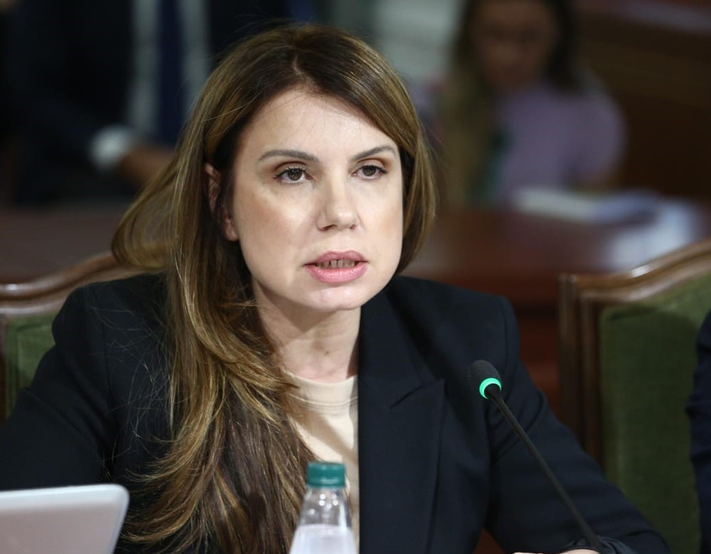 Kërkoi mandatin në Kushtetuese, GJK rrëzon kërkesën e Naureda Llagamit! I hapet rruga emërimit të Asim Vokshit