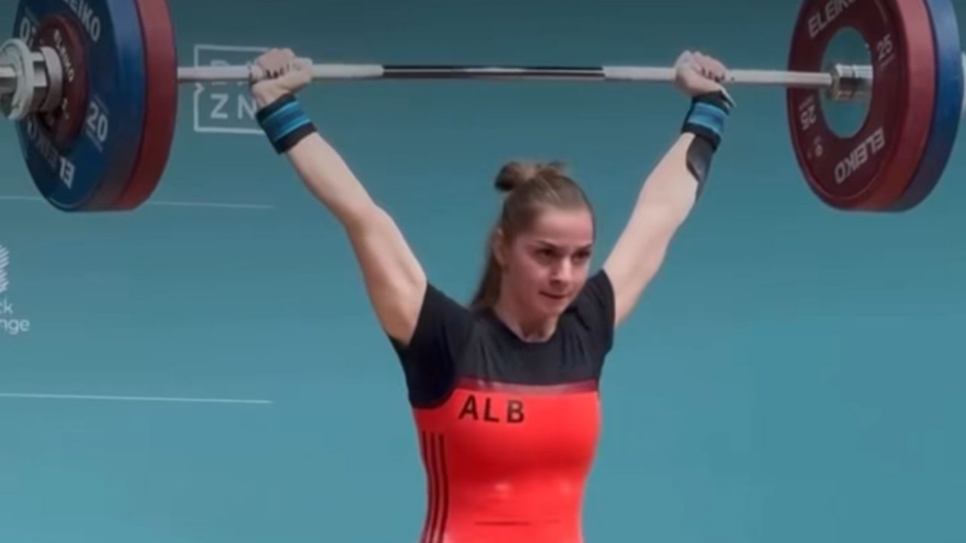 Peshëngritje/ Sportistja e Teutës Enkileda Carja vendos dy rekorde botërore për të reja