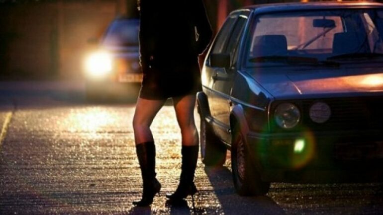 Zbulohet rrjeti i prostitucionit, arrestohet tutorja dhe dy “punonjëset” e huaja