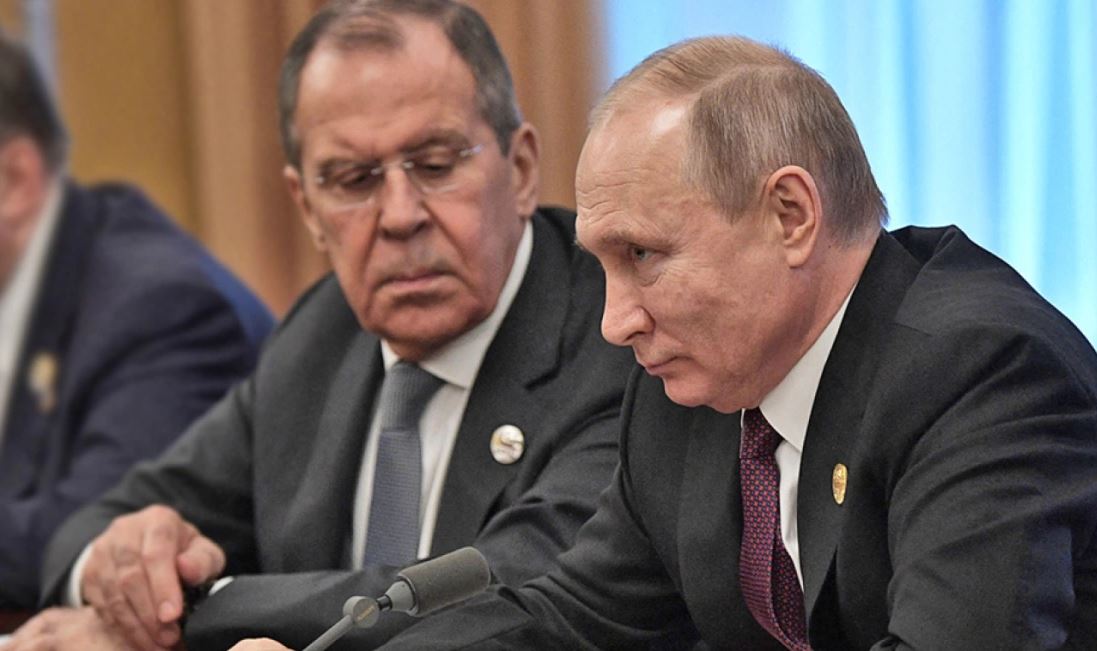 Rriten tensionet në Kremlin! Putin i pakënaqur me Lavrovin, shkak anulimi i takimit me Trump në Budapest