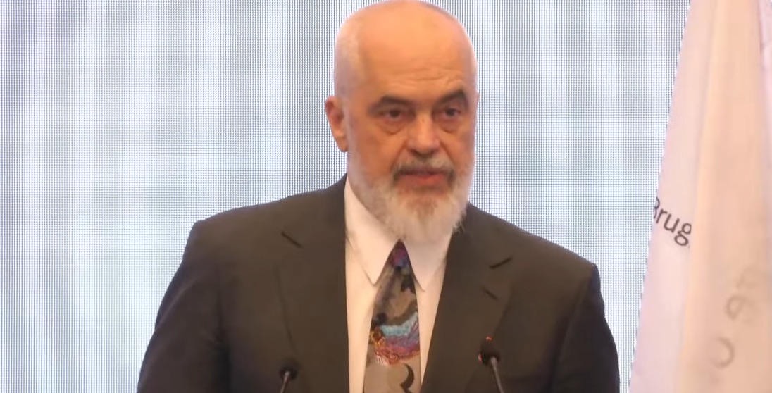 Sekretarja e Brendshme britanike njoftoi dëbimin e 700 familjeve shqiptare, Rama: Britania, e divorcuara e hidhur e Evropës!