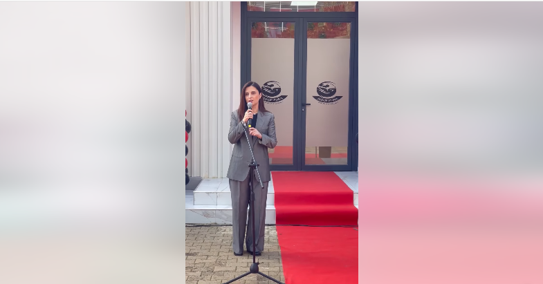 Shkolla “Jusuf Puka” në Durrës feston 80-vjetorin, Sako vlerëson traditën dhe projektet e reja edukative