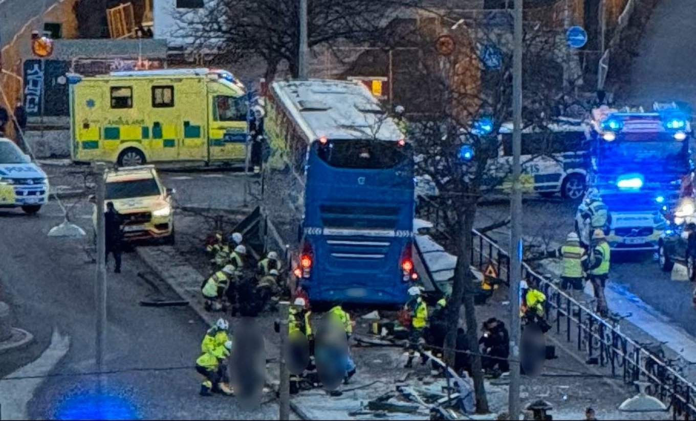 Stokholm, autobusi përplaset në qendër të qytetit, plagosen disa persona