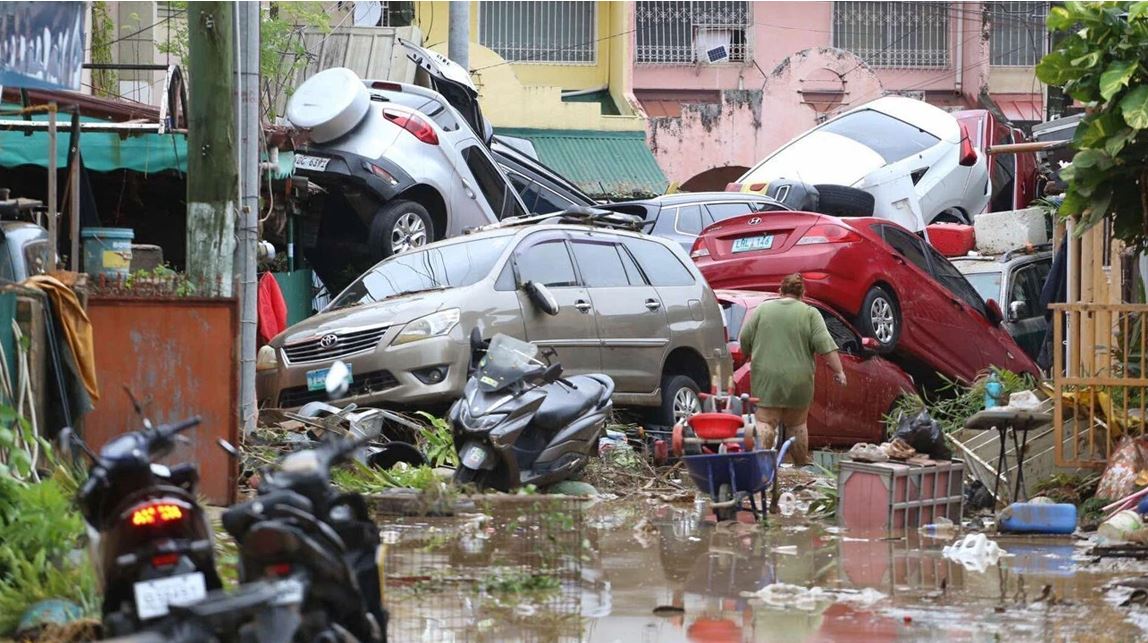 Filipine, të paktën 40 të vdekur nga tajfuni “Kalmagi”