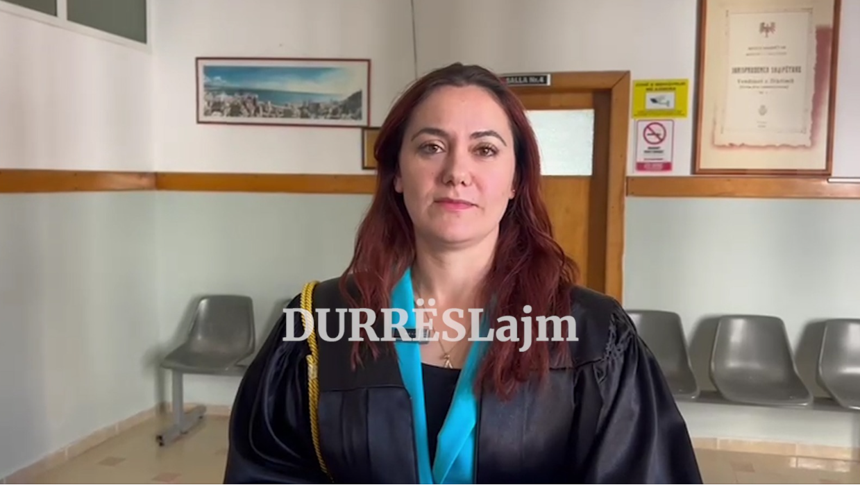 Durrës/ Avokatja e 25-vjeçarit që vrau babain: Ai ende nuk e kupton veprimin që ka bërë, t&#8217;i bëhet një vlerësim mjeko-ligjor&#8230; (VIDEO)