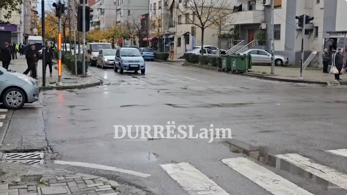 Uji tërhiqet nga rrugët, normalizohet situata në Durrës (VIDEO)