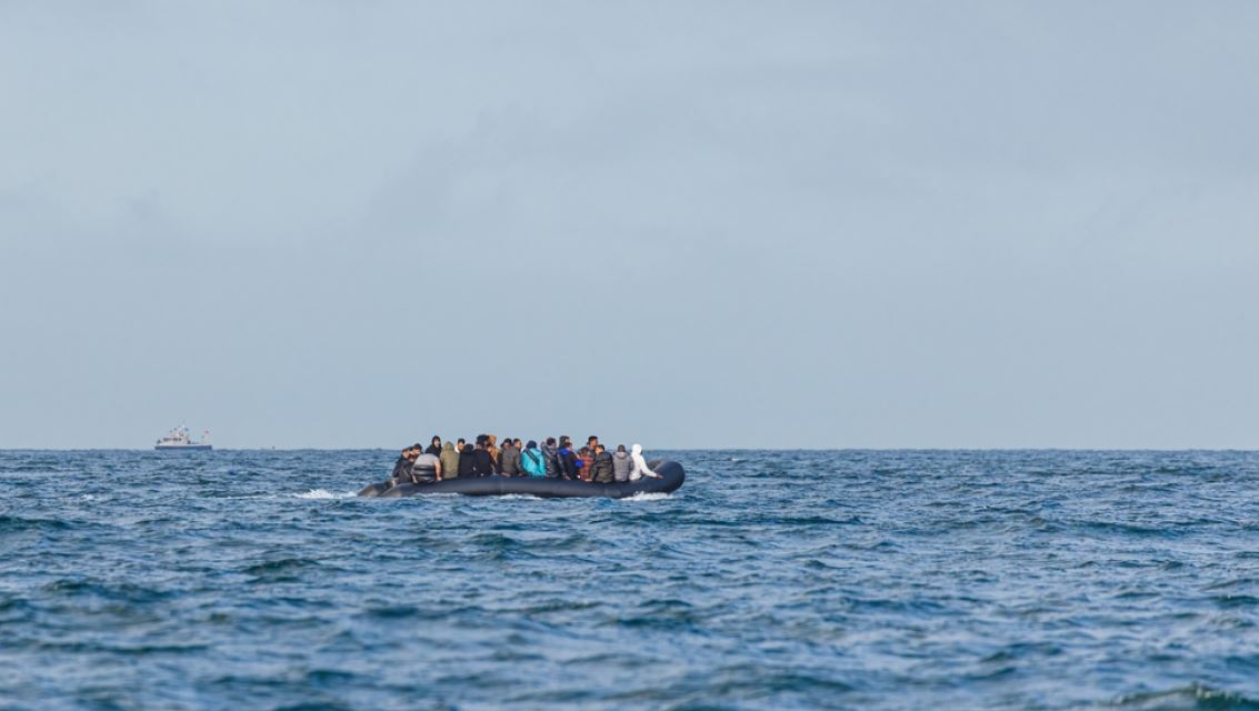 Fundoset varka me 90 emigrantë, paktën një i vdekur dhe dhjetëra të zhdukur!
