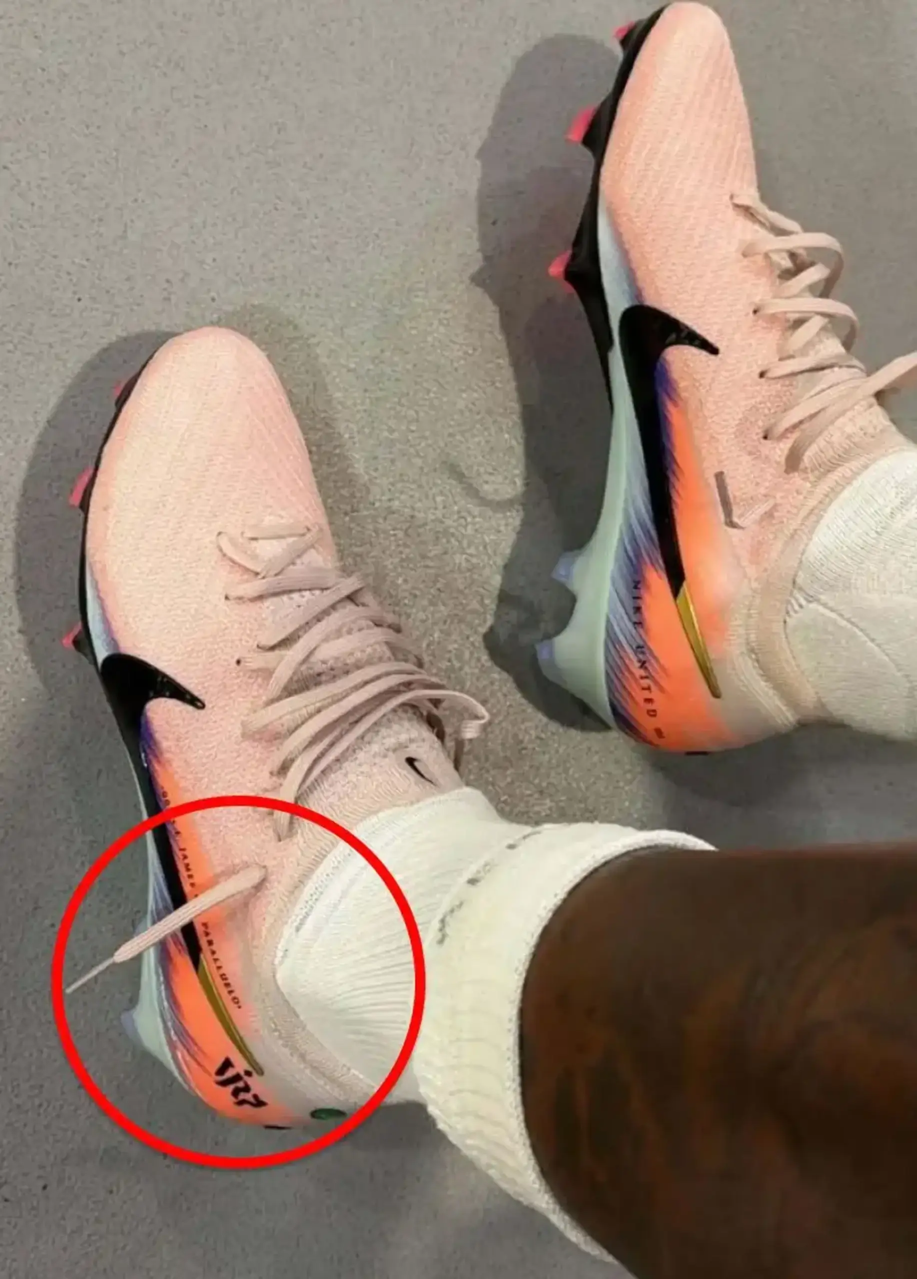 Vinicius Zhunior “tërbon” tifozët e Realit, vendos të vesh takat me emrin e yllit të Barcelonës