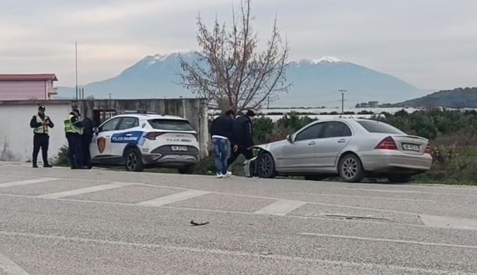 Tre makina përplasen me njëra-tjetrën, detajet e para