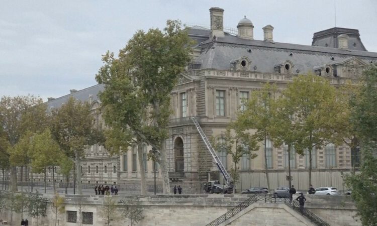 Grabitja spektakolare e Luvrit, shtohen masat e sigurisë në muze