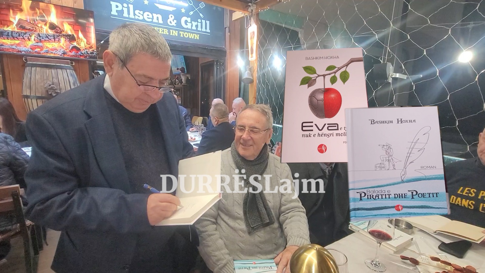 Shkrimtari Bashkim Hoxha prezanton dy romanet e reja, bën bashkë politikanë dhe njerëz të letrave (VIDEO)