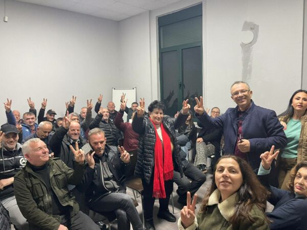 Deputeti i PD, Igli Cara thirrje qytetarëve: Pjesëmarrja në protestë, domosdoshmëri!