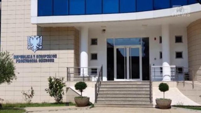 Jepnin makina me qira përmes një faqeje interneti dhe zhdukeshin sapo merrnin paratë/ Prokuroria dërgon në gjyq katër persona