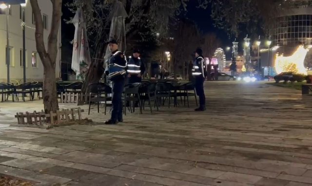 Konflikt dhe përleshje brenda një lokali, shoqërohen i dëmtuari dhe pronari