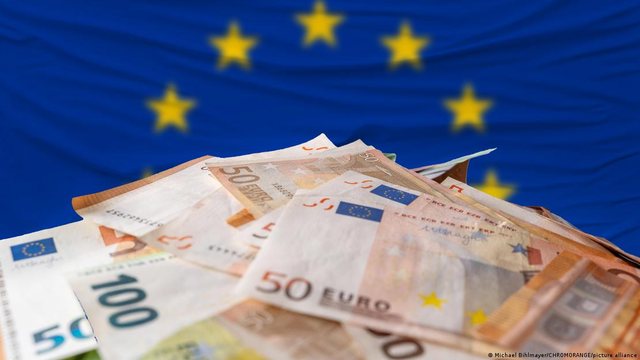 Bullgaria hyn në Eurozonë! DW: Pse ka kaq rëndësi për vendin? Rreziqet nga trazirat politike