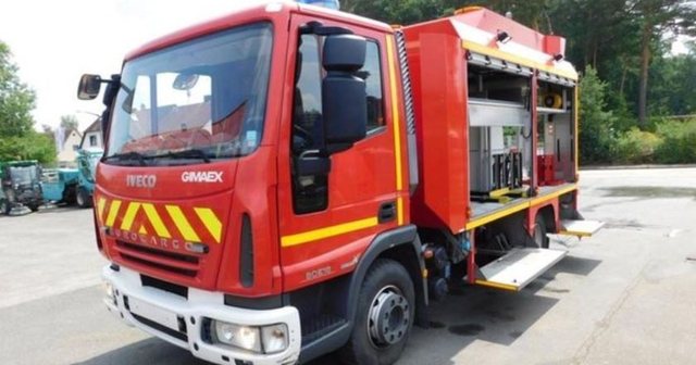 Përfshihet nga flakët lokali, dëme të shumta materiale