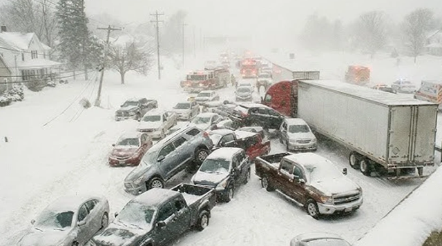 SHBA/ Përfshihen 45 makina në aksident zinxhir, shkak stuhia e borës