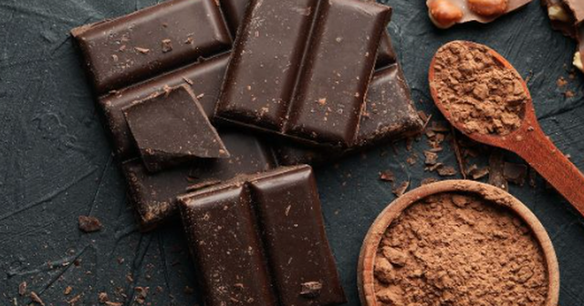 Një kimikat i zbuluar në çokollatën e zezë mund të ndihmojë në ngadalësimin e plakjes
