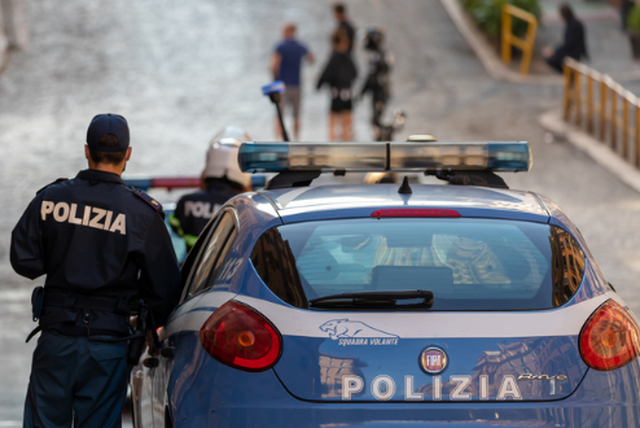 Donte të festonte Ditën e Pavarësisë, shqiptari thyen “arrestin në shtëpi” dhe arrestohet sërish