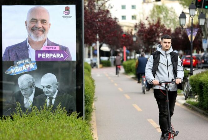 BIRN: Monopoli i reklamave ‘city lights’ kufizoi garën elektorale për bashkinë e Tiranës