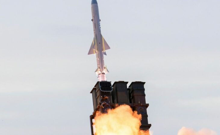 Japonia shpenzon një rekord prej 58 miliardë dollarësh për armë mes tensioneve në rritje me Pekinin