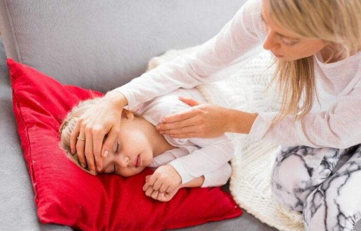 Shpërthim i pazakontë i gripit në Evropë dhe SHBA, varianti i ri K i virusit H3N2 rikthen maskën